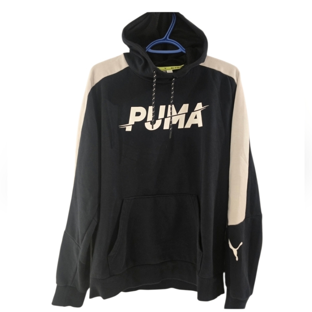 PUMA  Black Hoodie Medium.